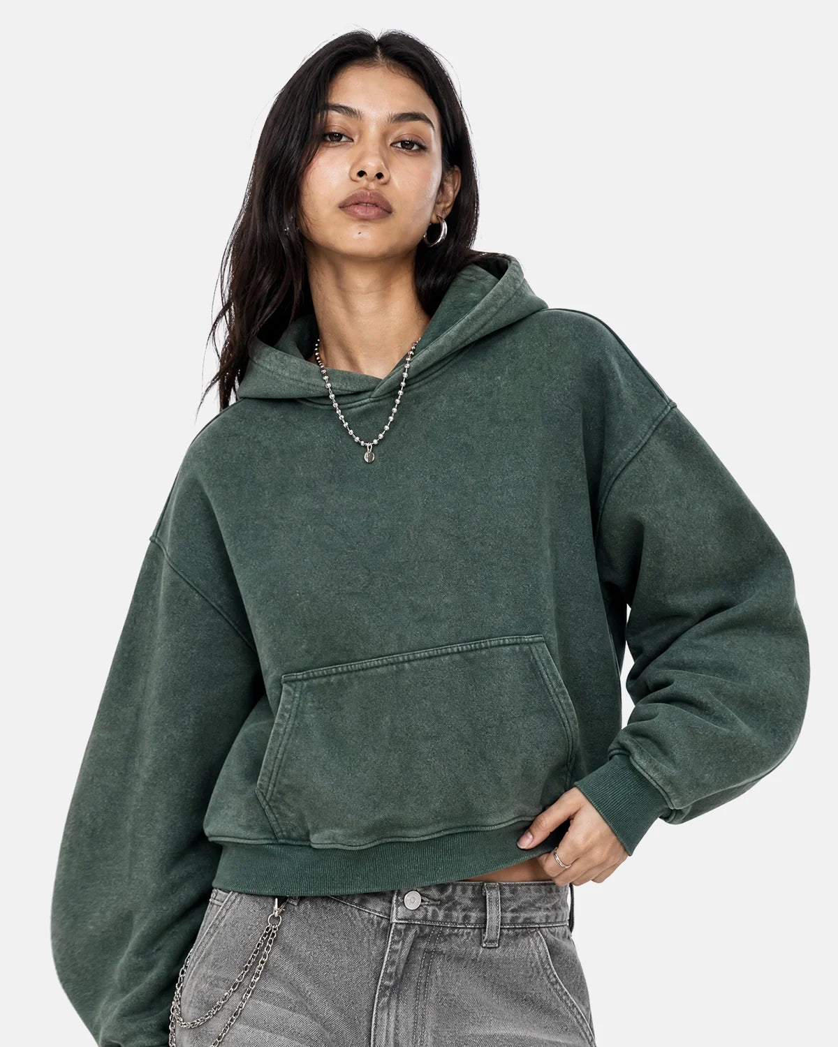Washed fleece hoodie featuring a comfortable ribbed hem