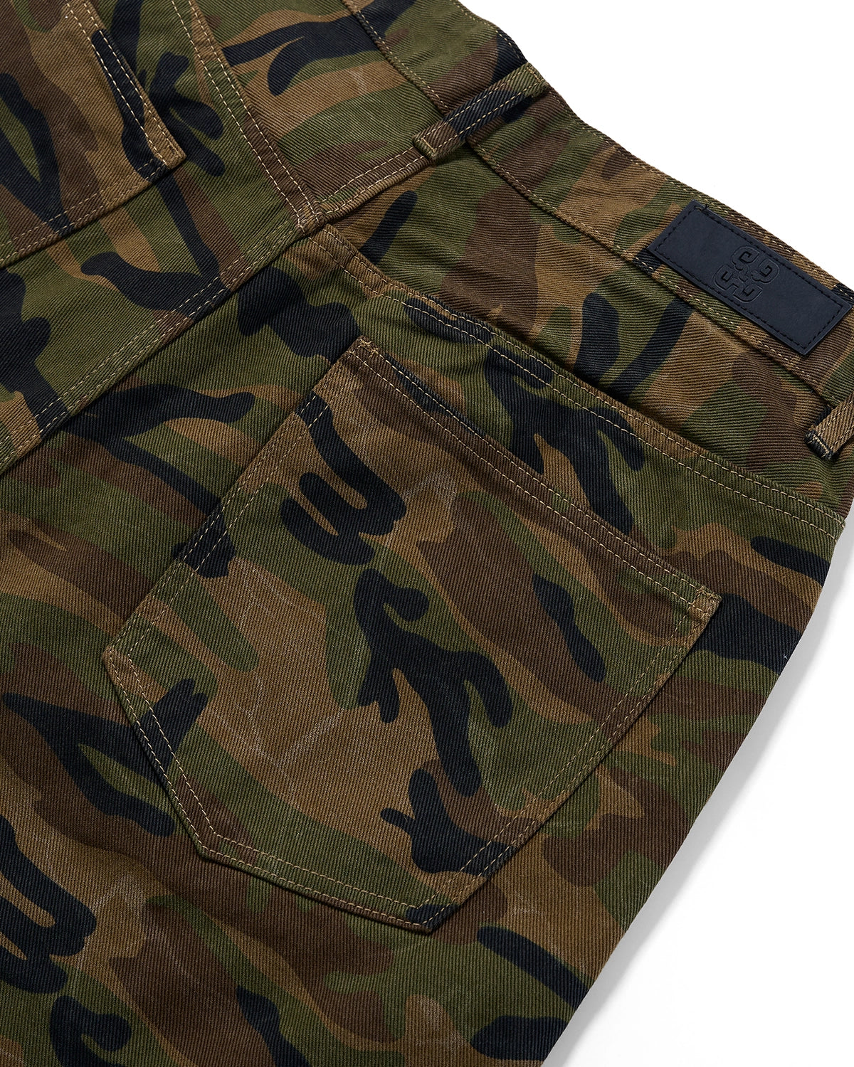 Revelse™ Men's Metal Clasp Camo Shorts