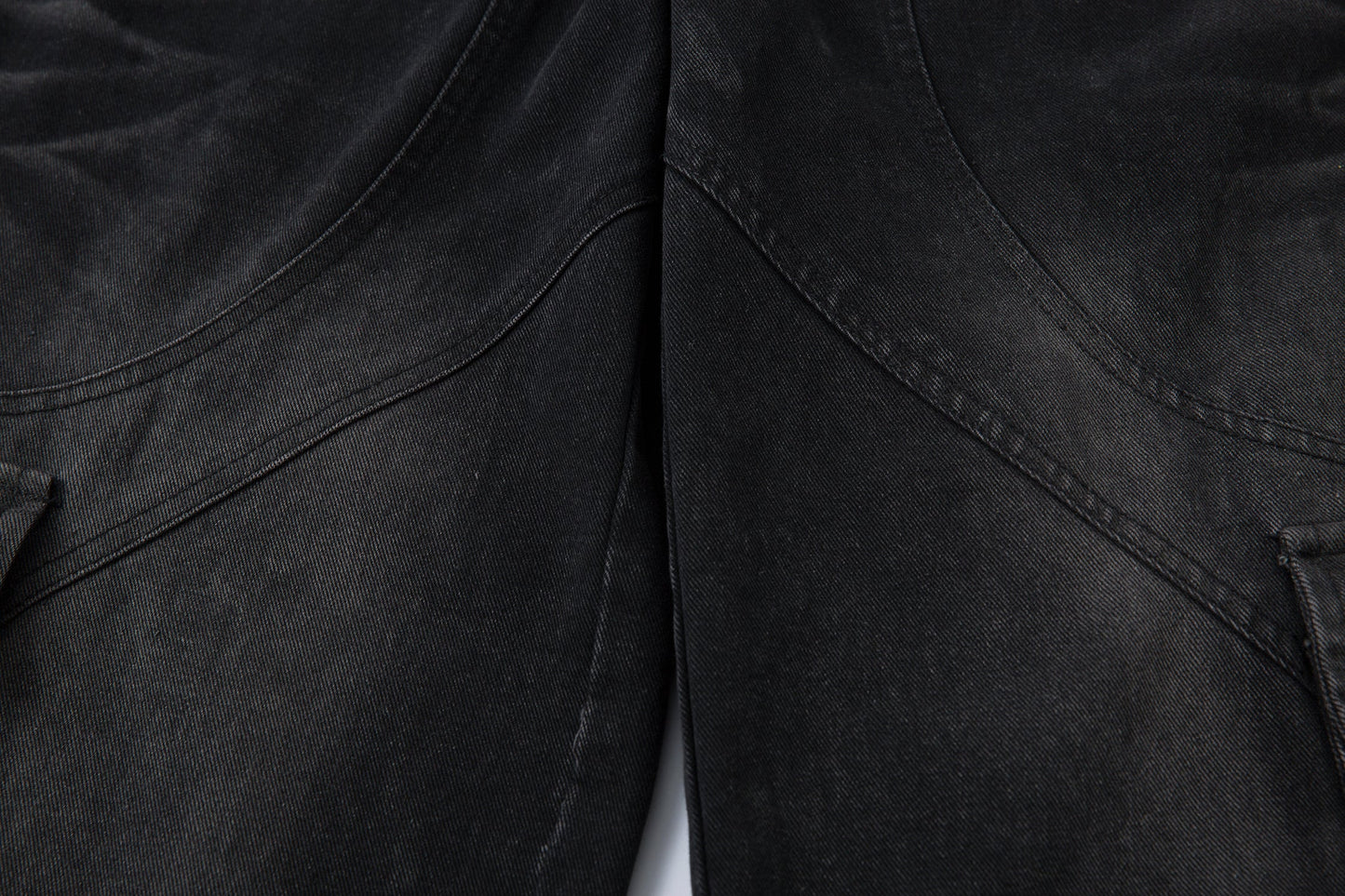 Distressed Washed Multi-Pocket Denim Jeans