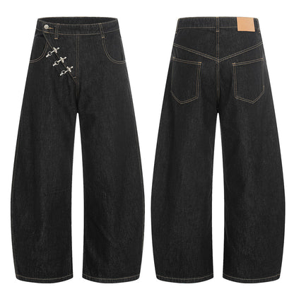 Baggy jeans styled for an edgy everyday outfit