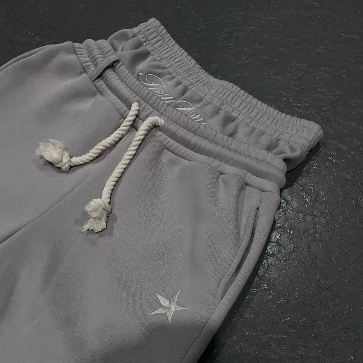 Revelse FV SweatPants