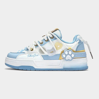 Pair of low-top sporty sneakers with paw appliqué detail