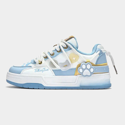 Pair of low-top sporty sneakers with paw appliqué detail