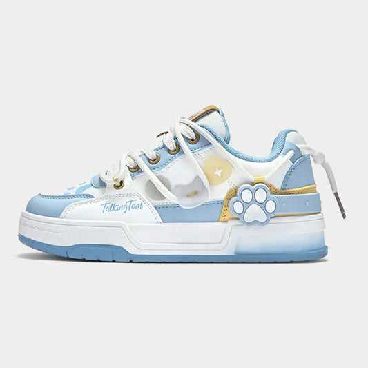 Pair of low-top sporty sneakers with paw appliqué detail