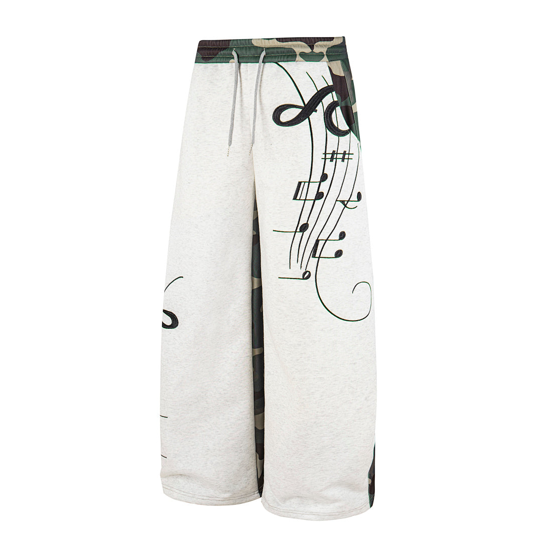 Camouflage sweatpants featuring a comfortable elasticated waist