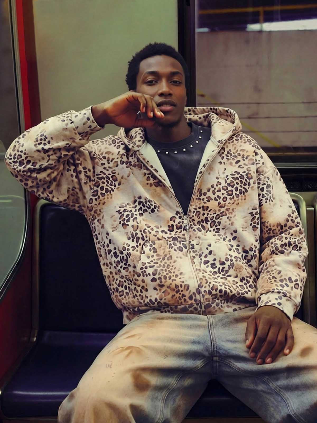 Cropped zip hoodie with gradient leopard print detail
