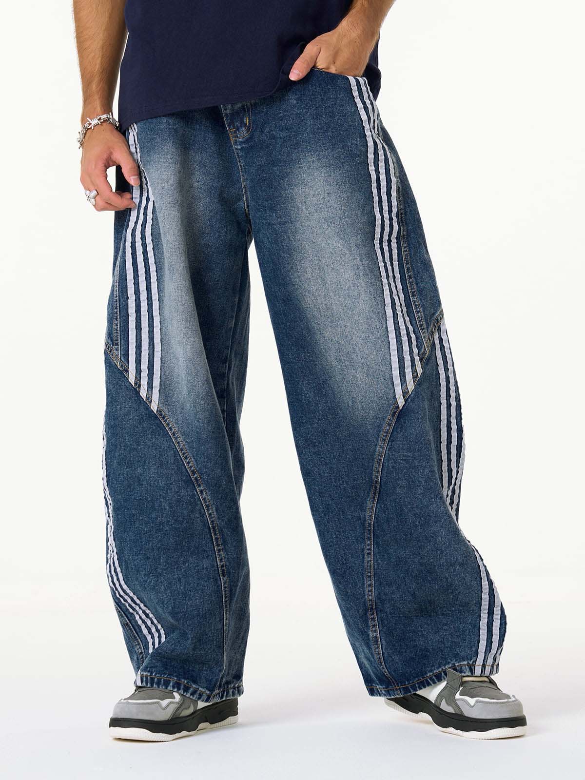 Contrast Stitching Barrel Leg Denim Jeans